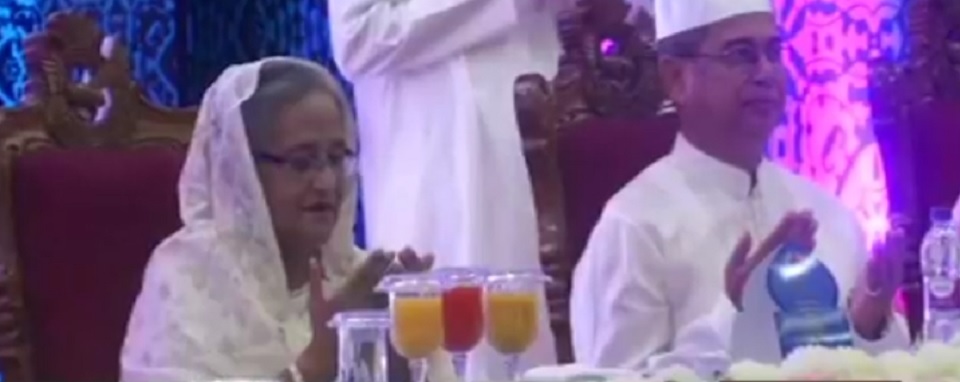 সশস্ত্রবাহিনীর সঙ্গে প্রধানমন্ত্রীর ইফতার