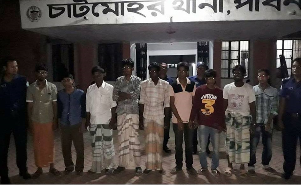 চায়ের দোকানে আইপিএল নিয়ে জুয়া, আটক ৯