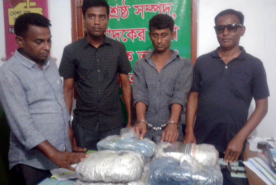 জয়পুরহাটে ১৫ কেজি গাজাসহ মাদক ব্যবসায়ী আটক