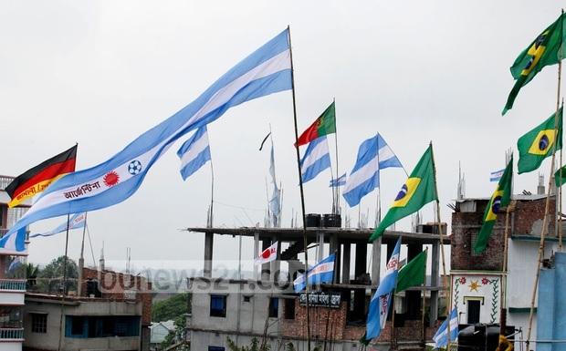 বিশ্বকাপ ফুটবল চলাকালীন বিদেশি পতাকার ব্যবহার বন্ধে রিট