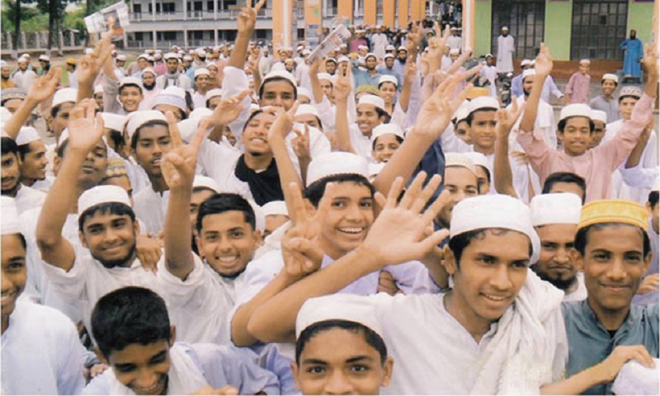 মাদ্রাসায় পাসের হার কমলেও জিপিএ ৫ বেড়েছে