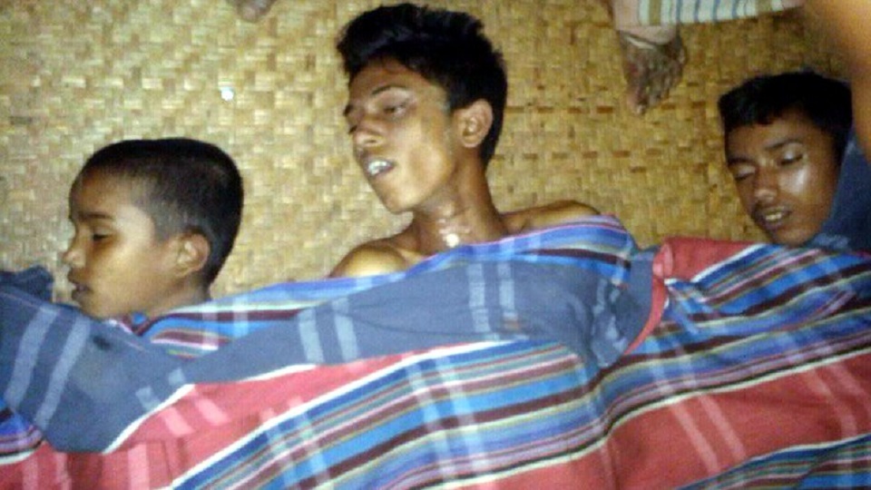 ফুটবল খেলার সময় বজ্রাপাতে তিন সহোদরের মৃত্যু