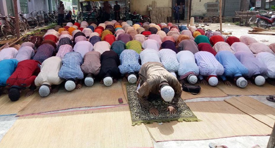 ঝিনাইদহের ১৫ গ্রামে ঈদের নামাজ আদায়