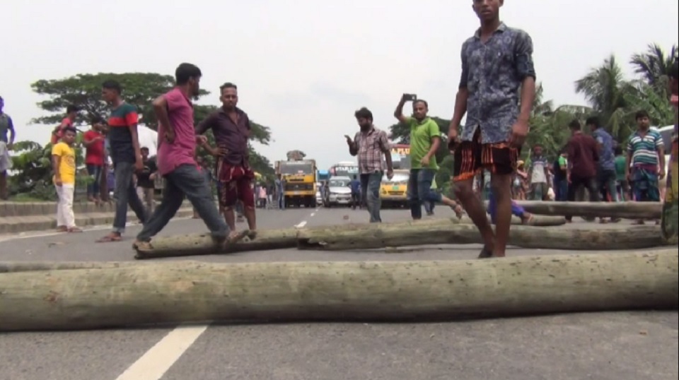 চান্দিনায় সড়ক দুর্ঘটনায় দুই নারী নিহত