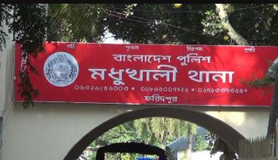 ঈদ বাজার নিয়ে বাড়ি ফেরা হল না স্কুল ছাত্রের