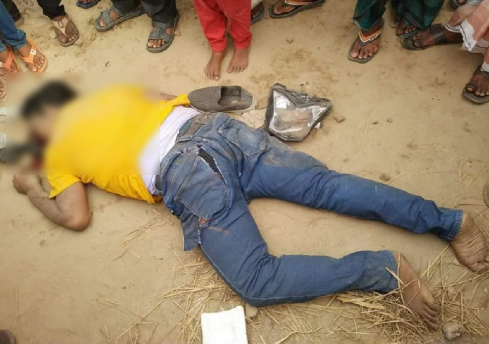 নওগাঁয় বাস চাপায় কারা পুলিশের মৃত্যু