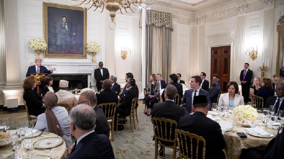 প্রথমবারের মতো হোয়াইট হাউজে ট্রাম্পের ইফতার