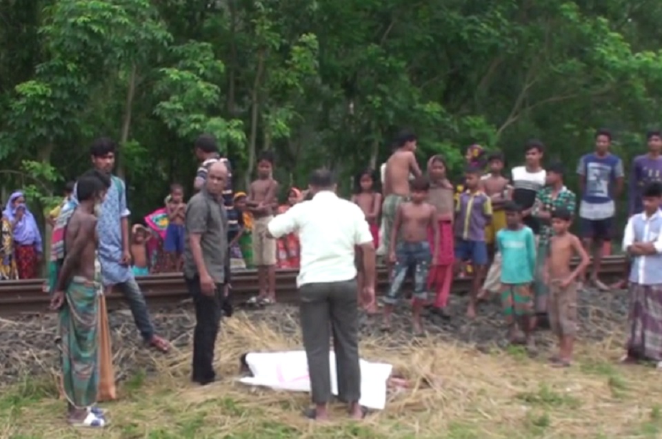 টাঙ্গাইলে ট্রেনে কাটা পড়ে দু’জনের মৃত্যু