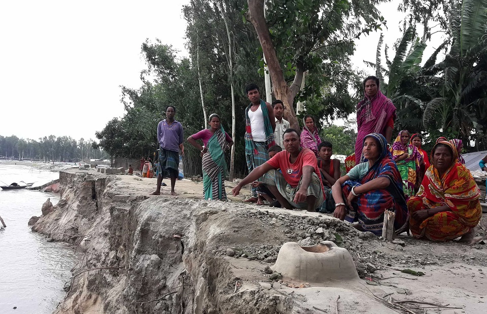 কুড়িগ্রামে বন্যা-ভাঙ্গন আতঙ্কে নদী তীরের মানুষ