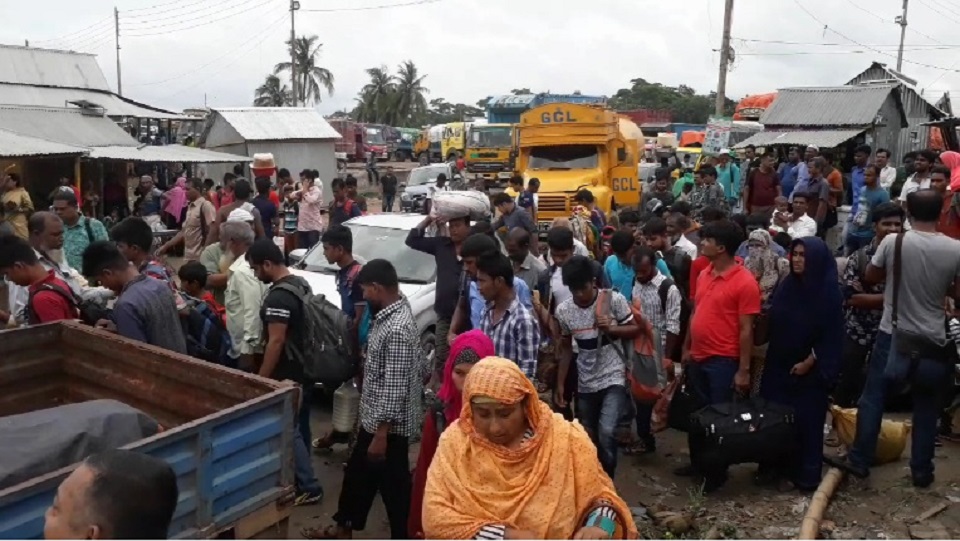 ২২ ঘন্টা পর শিমুলিয়া-কাঁঠালবাড়ি নৌরুটে নৌযান চলাচল স্বাভাবিক