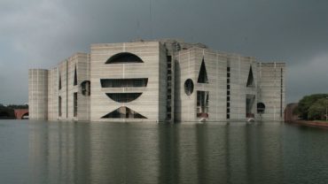 পরীমণির সূত্র ধরে মদ-জুয়া-ক্লাব নিয়ে হঠাৎ উত্তপ্ত সংসদ