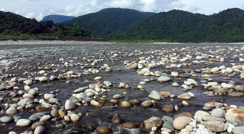 পাথর কোয়ারি থেকে প্রতিরাতে ৩০ লাখ টাকা নেন বিজিবি কমান্ডার
