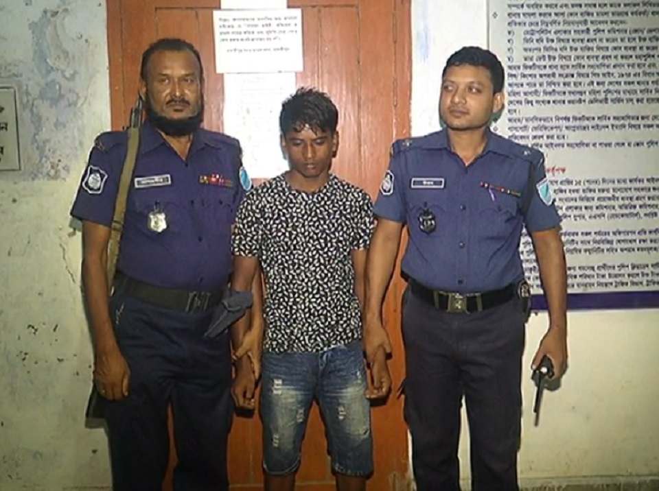 ভয় দেখিয়ে ৩য় শ্রেণির ছাত্রীকে ধর্ষণ