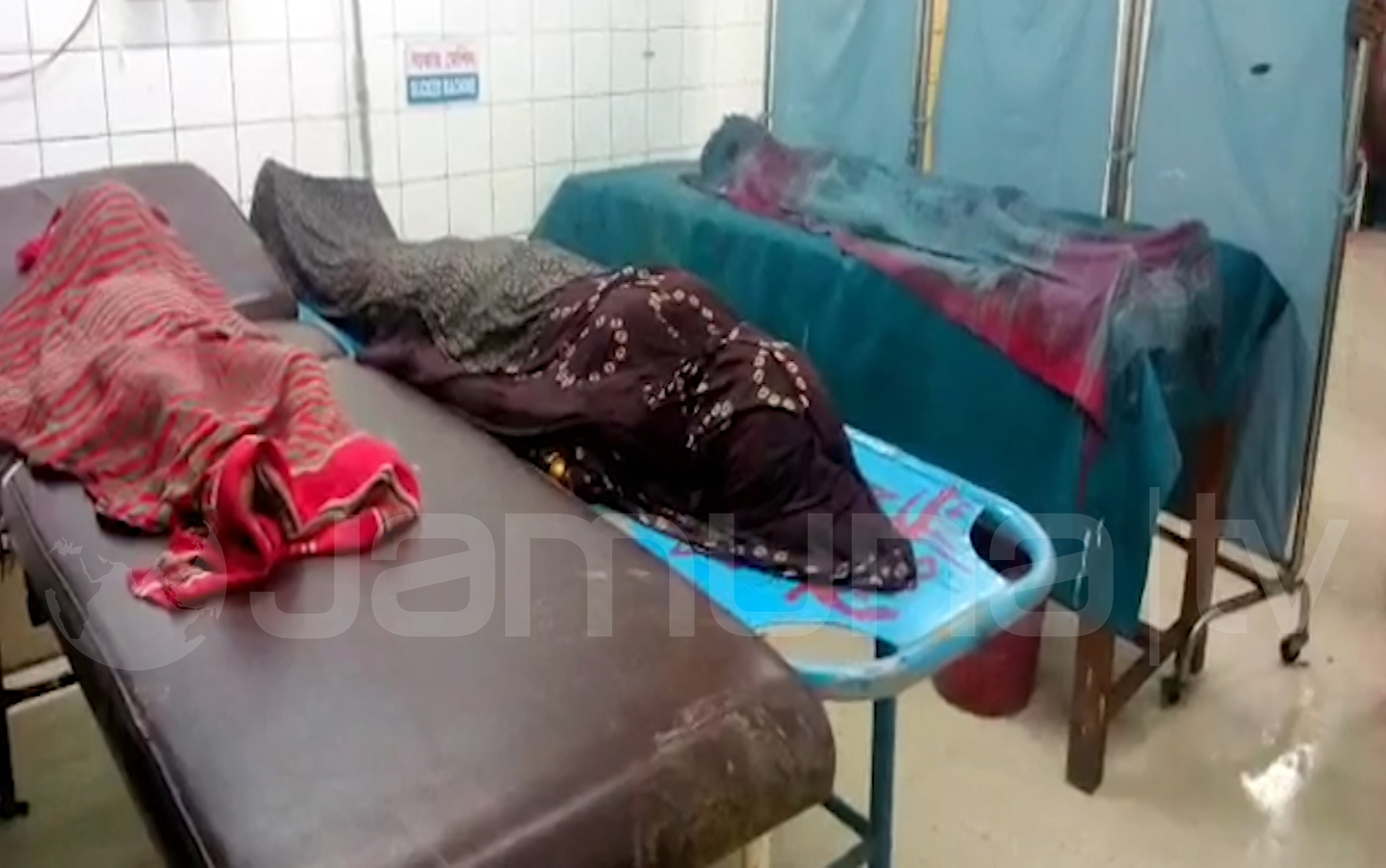 কক্সবাজারে পাহাড় ধসে ৫ জনের মৃত্যু