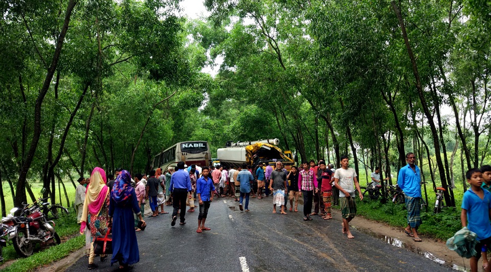 তিন জেলায় সড়ক দুর্ঘটনায় নিহত ৫
