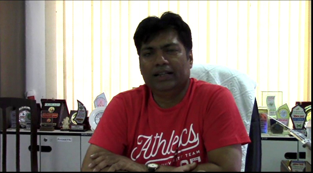 প্রভাষকের স্ত্রীর সাথে অধ্যক্ষের ‘দুষ্টুমি’তে তোলপাড়