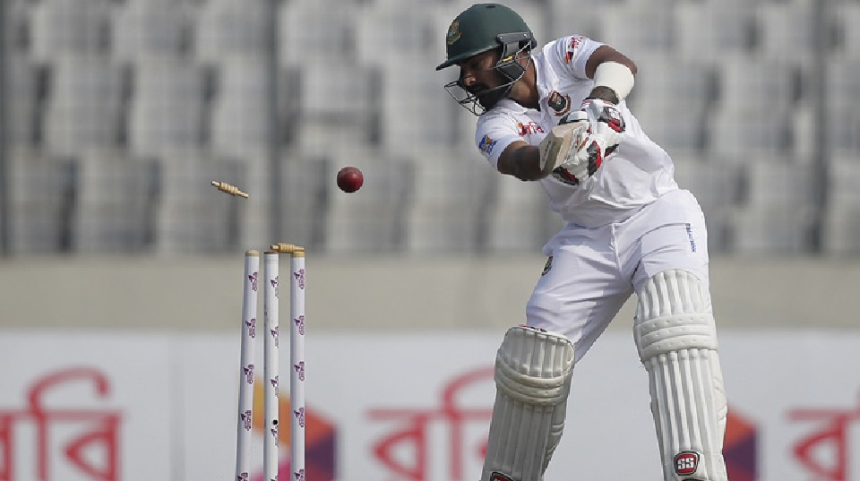 বাজে ব্যাটিংয়ে ধবল ধোলাই হলো টাইগাররা