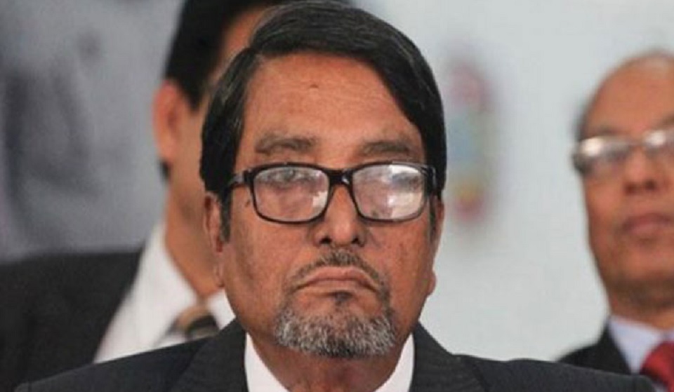 ইভিএমে আপত্তি জানিয়ে বৈঠক থেকে বেরিয়ে গেলেন কমিশনার মাহবুব তালুকদার