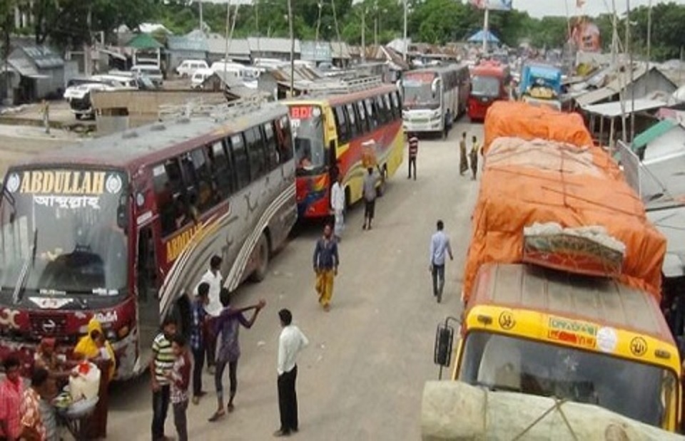 নাব্য সংকটে শিমুলিয়া-কাঁঠালবাড়ি নৌরুট অচলাবস্থা