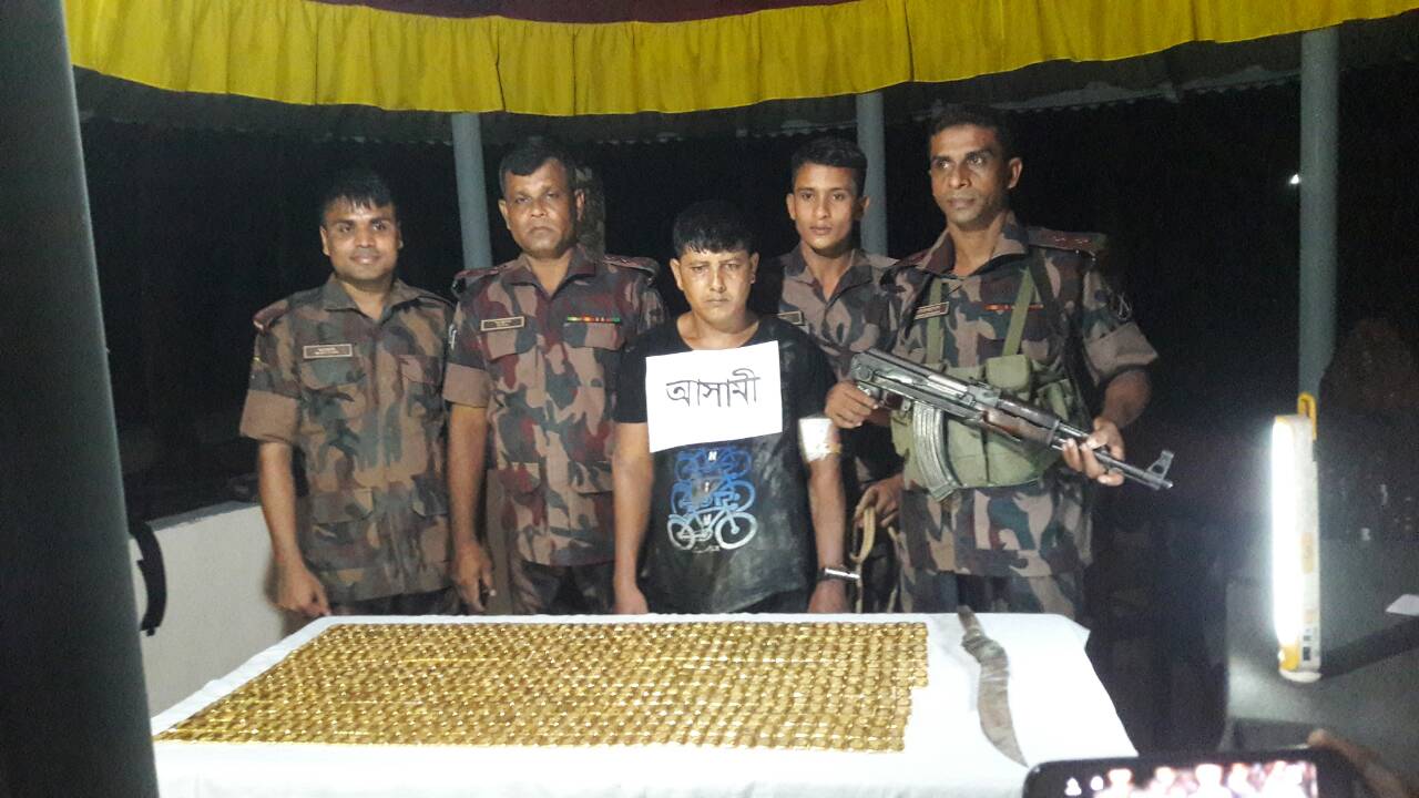 ৭৩ কেজি ওজনের স্বর্ণের বারসহ আটক ১