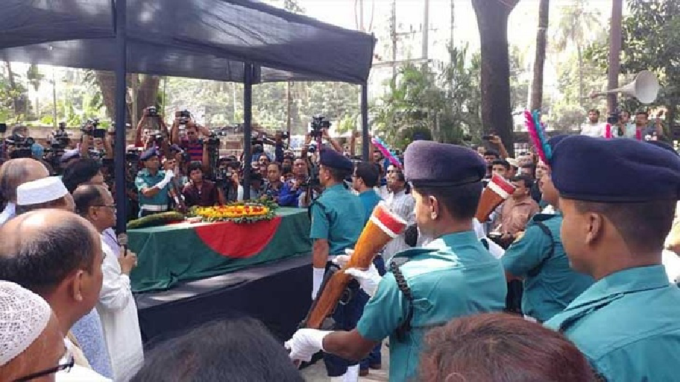 বরেণ্য সাংবাদিক গোলাম সারওয়ারকে শেষ শ্রদ্ধা