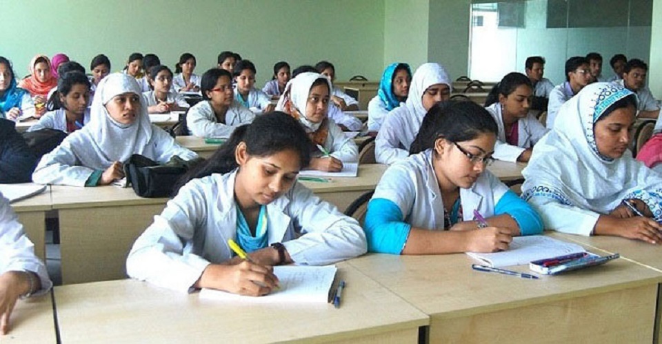 সরকারি মেডিকেল কলেজে বাড়ল ৫০০ আসন