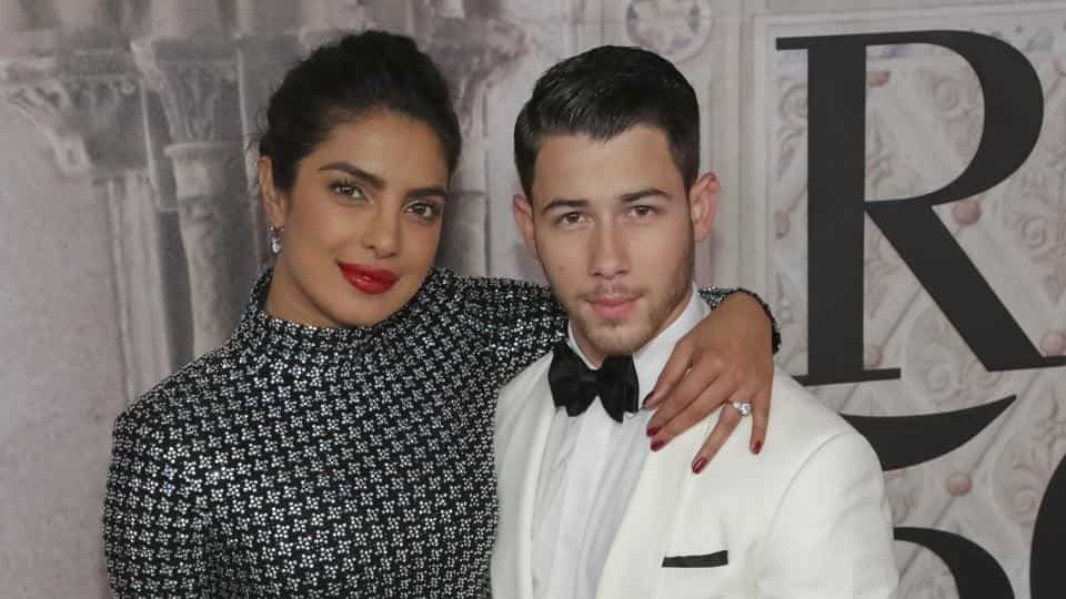 প্রিয়াঙ্কার প্রেমে পড়া নিয়ে মুখ খুললেন নিক