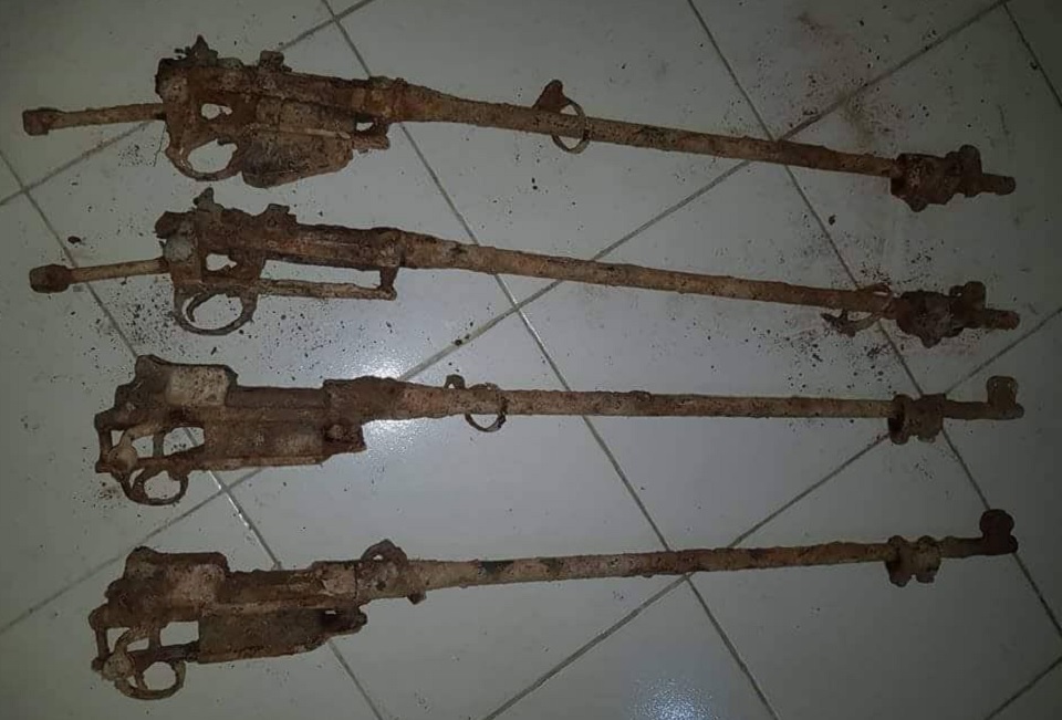 মাটি খুঁড়ে মিললো মুক্তিযুদ্ধে ব্যবহৃত অস্ত্র!