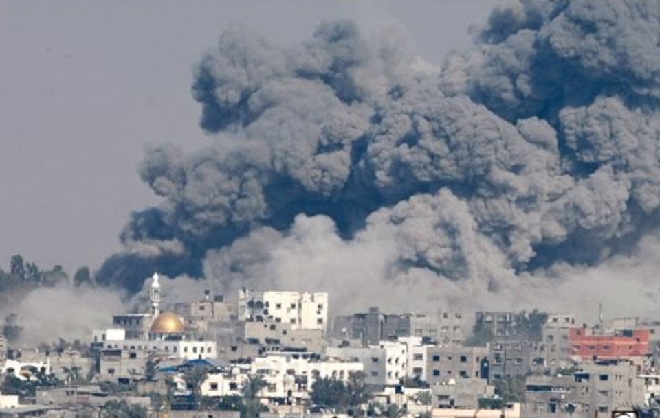 গাজায় ইসরায়েলের বোমাবর্ষনে নিহত ৩ কিশোর