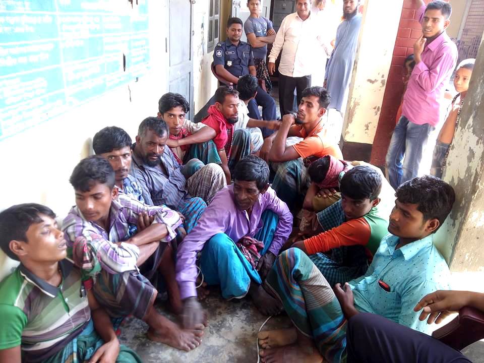 মেঘনায় ইলিশ ধরায় লক্ষ্মীপুরে ৮ জেলের কারাদণ্ড