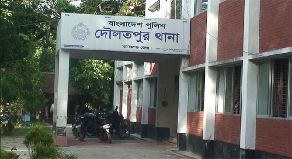 দৌলতপুরে কিশোরীকে আগুনে পুড়িয়ে হত্যা