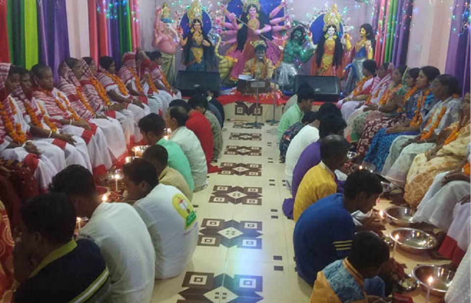 মাদারীপুরে অর্ধশত জীবিত মায়ের পূজা!