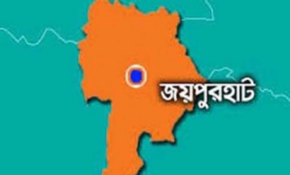 আমড়া পাড়তে যেয়ে ছাদ থেকে পড়ে গৃহবধূর মৃত্যু