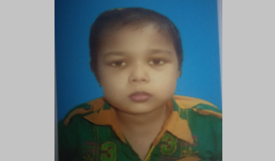 ছেলের চিকিৎসায় সাহায্যের হাত বাড়াতে অসহায় বাবার আবেদন