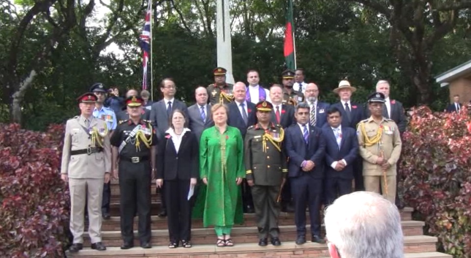 কমনওয়েলথ যুদ্ধ সমাধিতে ১০ দেশের রাষ্ট্রদূতের শ্রদ্ধাঞ্জলি