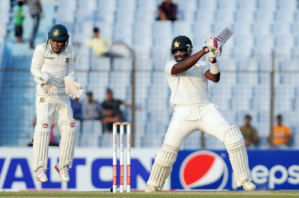 দ্বিতীয় দিনে ব্যাট করছে জিম্বাবুয়ে