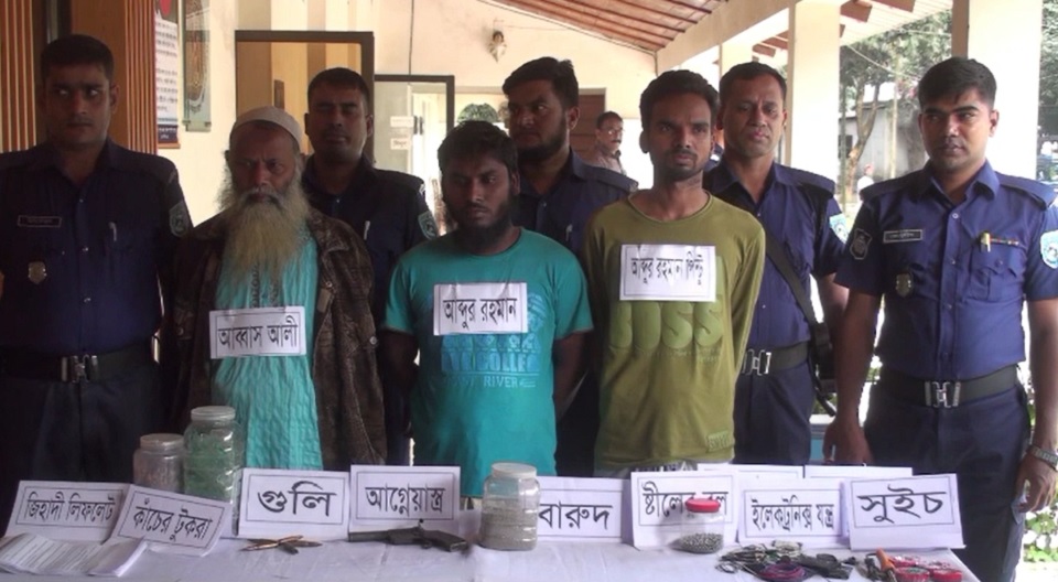 দিনাজপুরে জেএমবির ৩ সদস্য গ্রেফতার