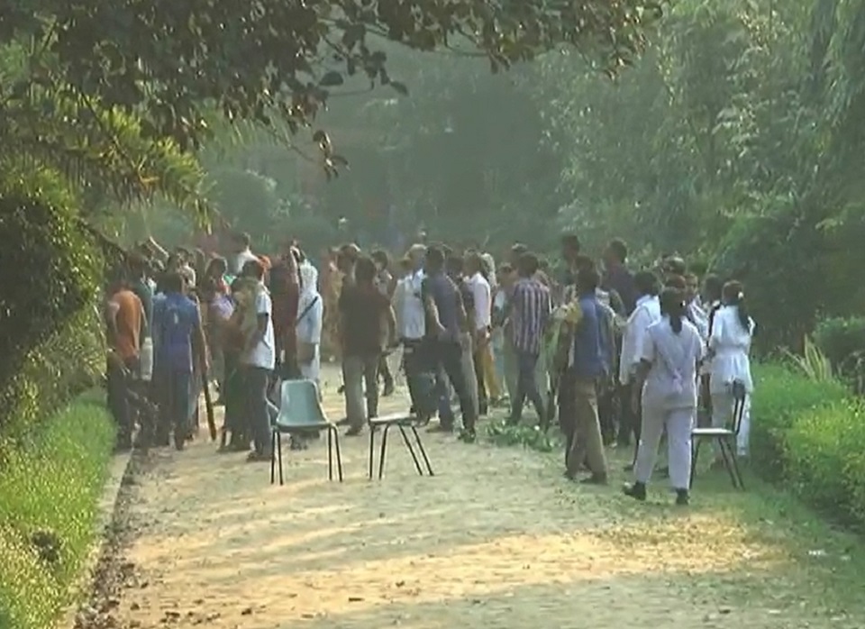 সাভারে গণস্বাস্থ্য কেন্দ্রের জমির মালিকানা নিয়ে সংঘর্ষ