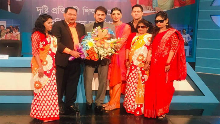 তিন দৃষ্টিপ্রতিবন্ধীকে নিয়োগপত্র দিলেন অনন্ত