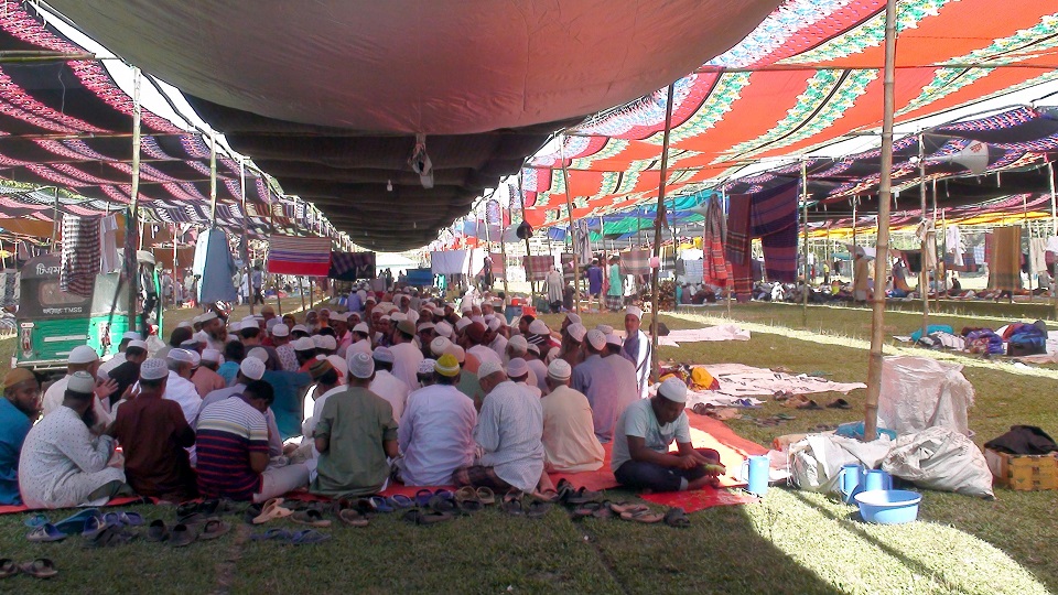 জয়পুরহাটে ৩ দিনব্যাপী চলছে দেশের দ্বিতীয় বৃহত্তম ইজতেমা