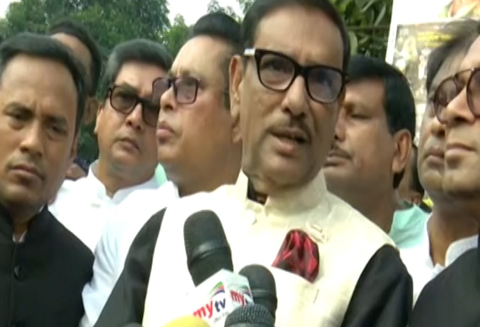 দ্বিতীয় দিনের মতো মনোনয়নপত্র বিক্রি করছে আওয়ামী লীগ