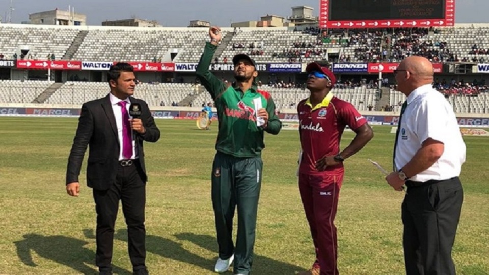 টসে হেরে ব্যাট করছে বাংলাদেশ