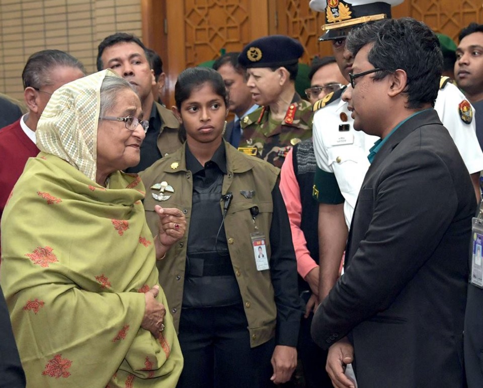 সাংবাদিক ভাস্কর ভাদুরীকে অভয় দিলেন প্রধানমন্ত্রী