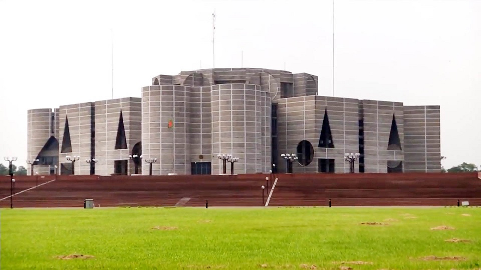 ‘মনোনয়নপত্র বাতিল হলেও নির্বাচনের সুযোগ আছে’