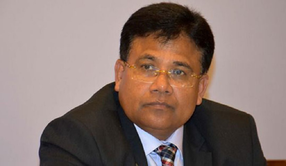 শটগানধারী দেহরক্ষী চান ইসি সচিব