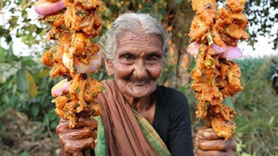 মারা গেলেন শতবর্ষী ইউটিউবার মাসতানাম্মা