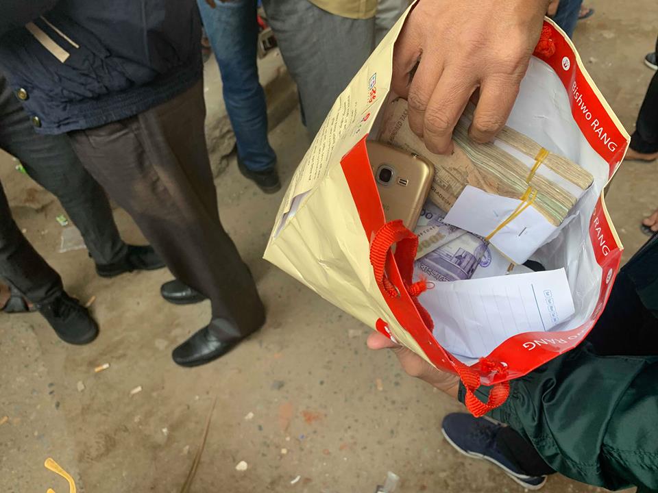 টাকাসহ মির্জা আব্বাসের দুই সমর্থক গ্রেফতার