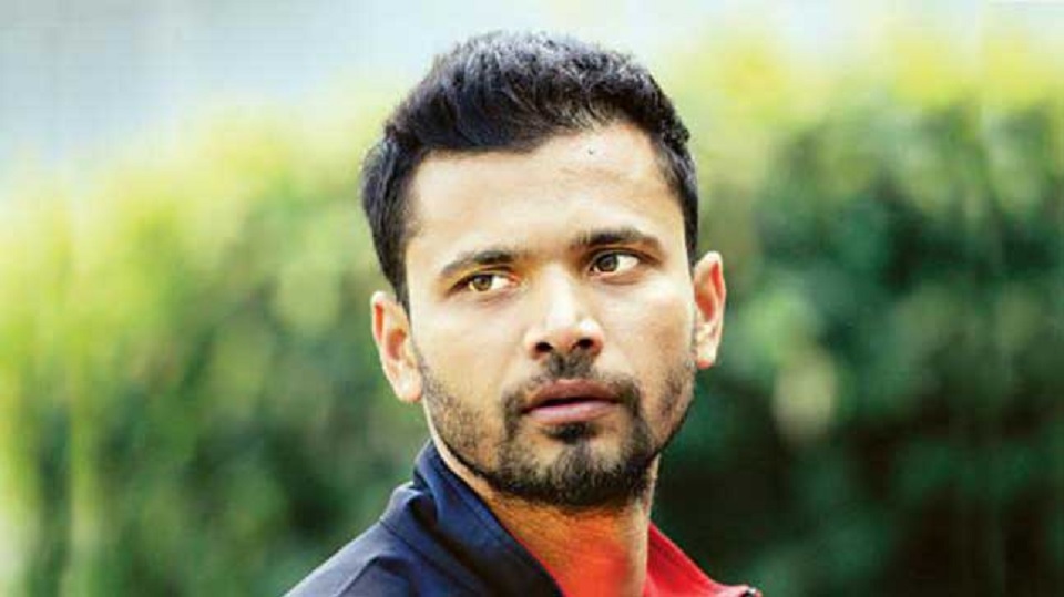 মাশরাফির সমর্থকদের বিরুদ্ধে আচরণবিধি লঙ্ঘনের অভিযোগ