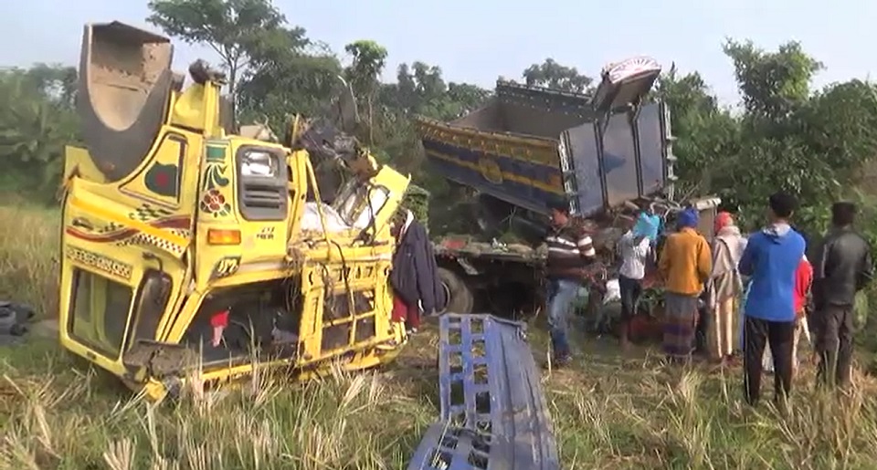 চার জেলায় সড়ক দুর্ঘটনায় নিহত ১১