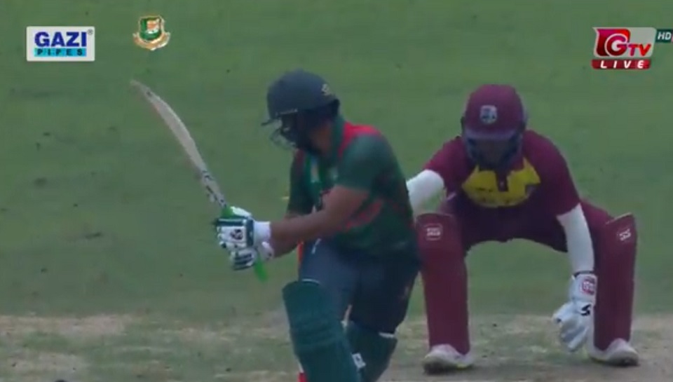 ব্যাটিং বিপর্যয়ে বাংলাদেশ